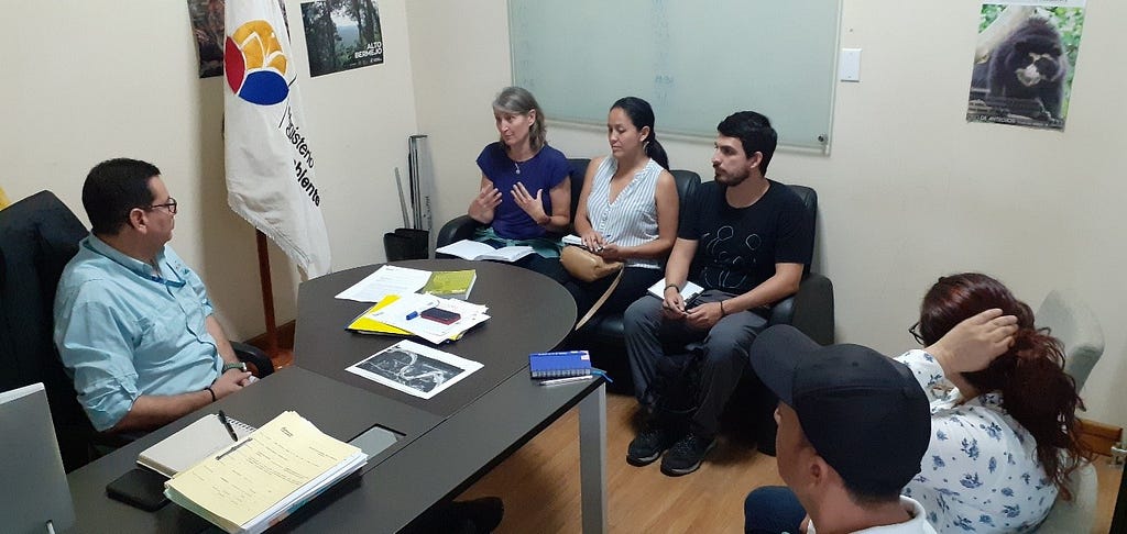 WWF staff meet with the Ministry of Environment, Water and Ecological Transition in Lago Agrio. © Rafael Yunda / WWF-Ecuador