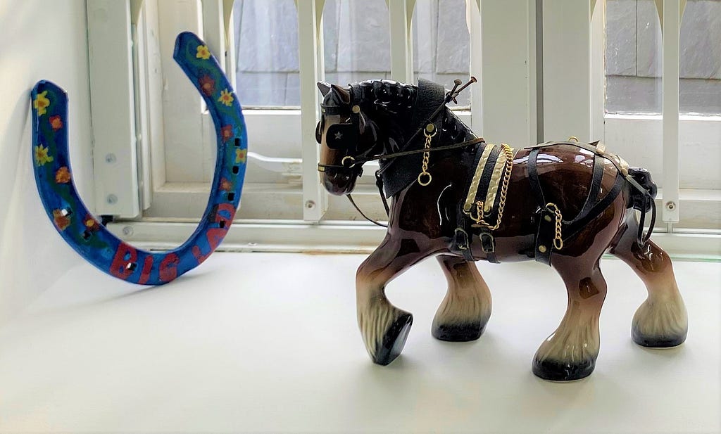 Model shire horse and shoe