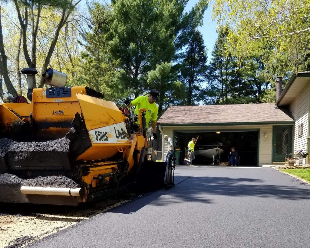 Asphalt driveway paving in Bethesda, MD, the best asphalt paving in Bethesda, MD