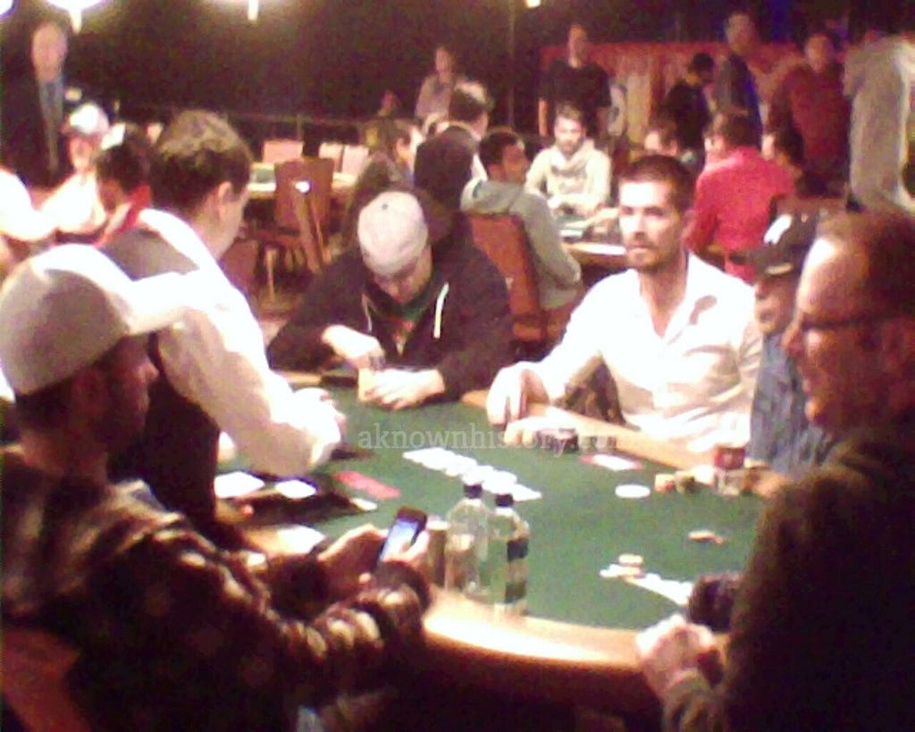 Gus Hansen staring down Daniel Negreanu