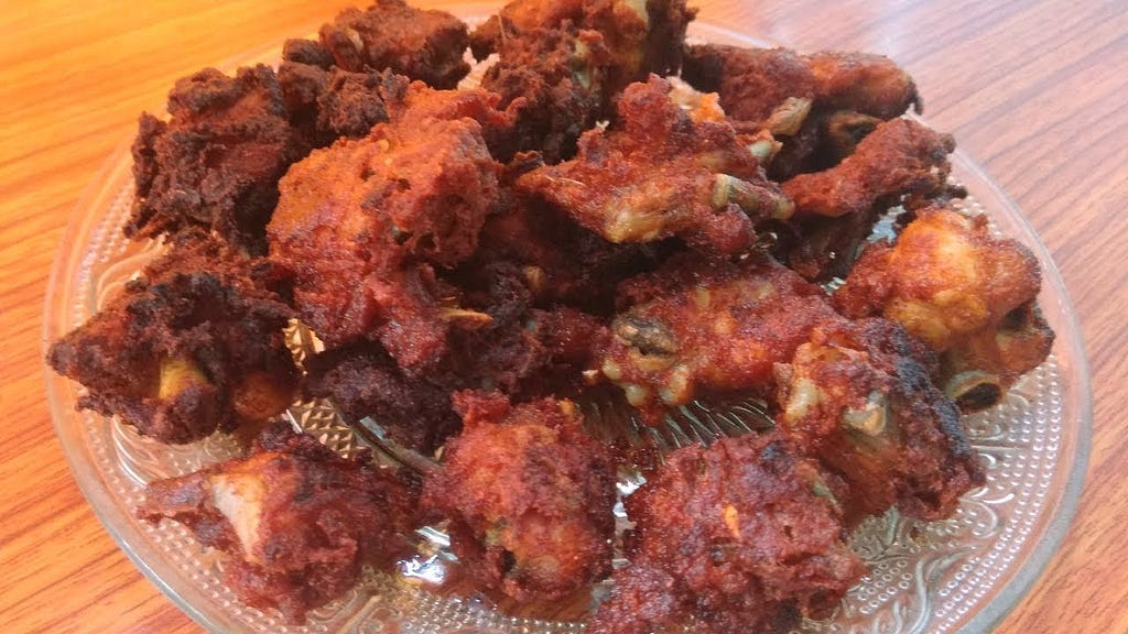 Picture of cooked chicken chunks