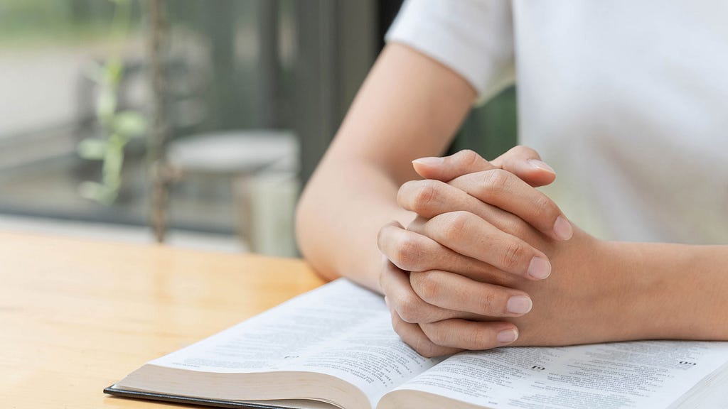 Para siempre es su misericordia: un canto eterno al amor inagotable de Dios