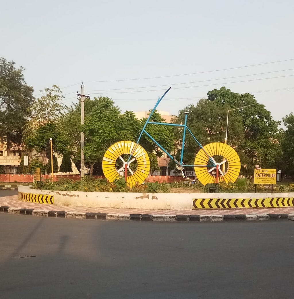 e-cycle roundabout