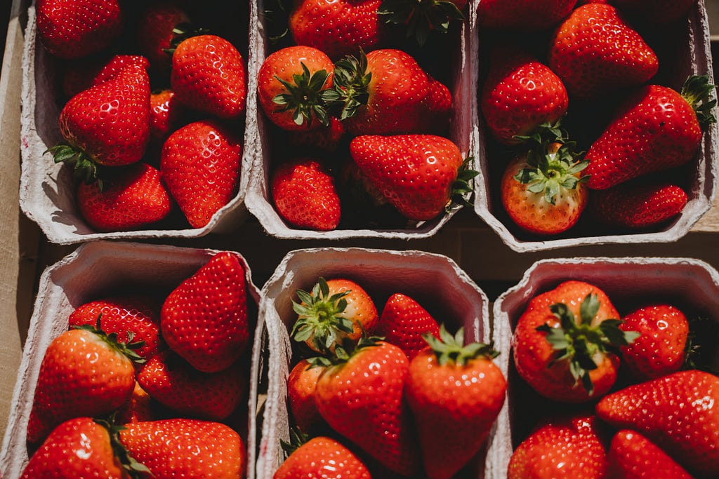 Picture of strawberries by Alesia Kozik from pexels.com