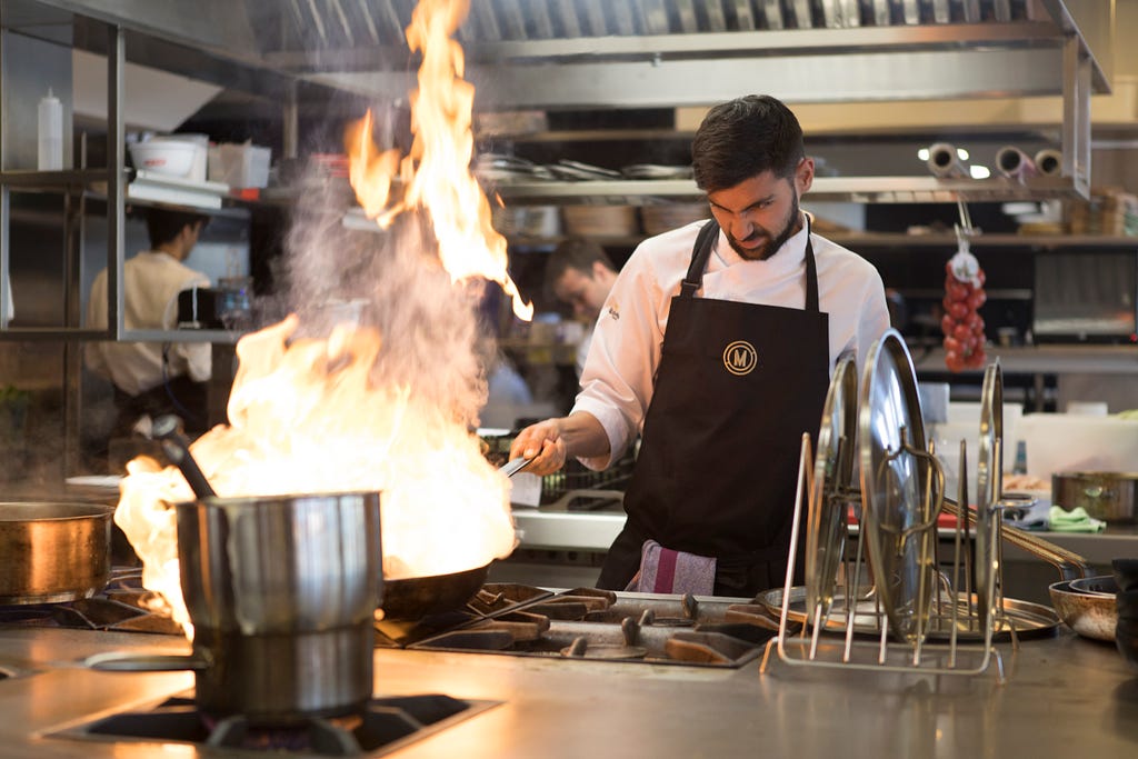 Paella restaurant in La Barceloneta — Mana 75