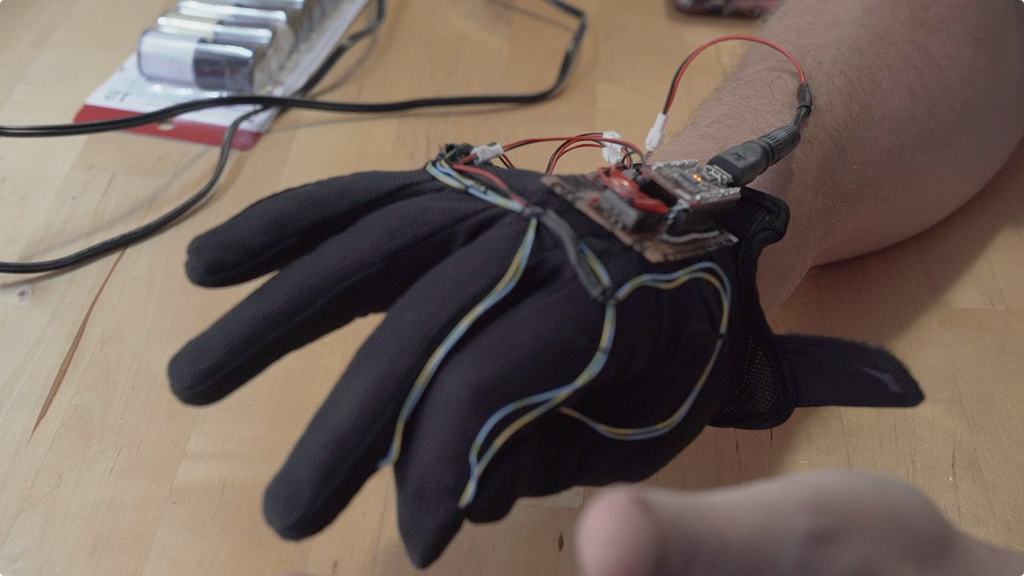Trying out the EL lights glove controller