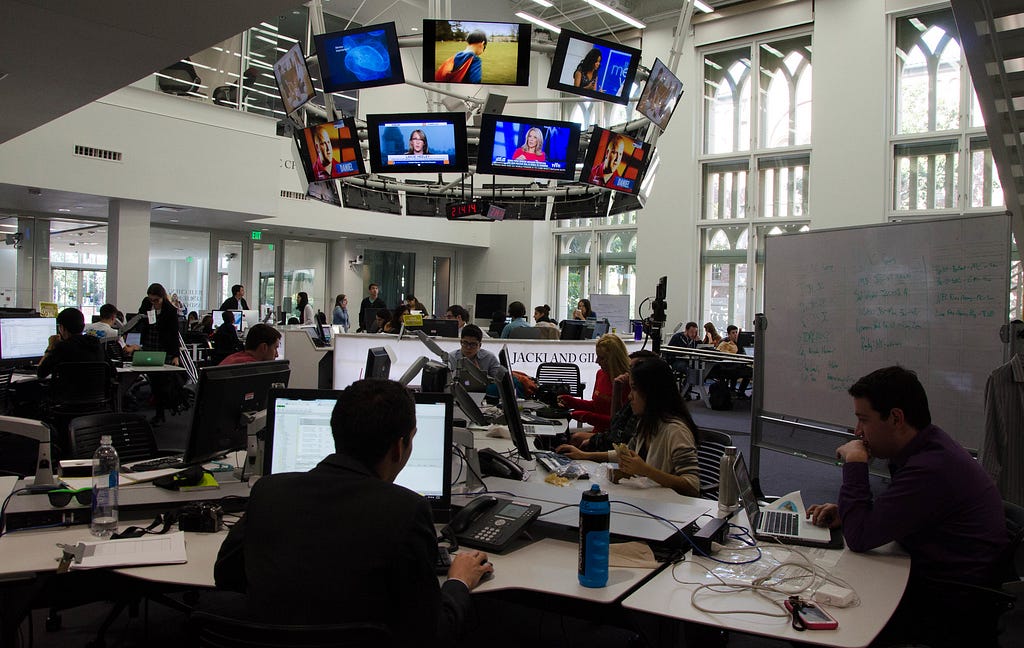 Photo of the student newsroom at University of Southern California’s Annenberg School for Communication and Journalism.