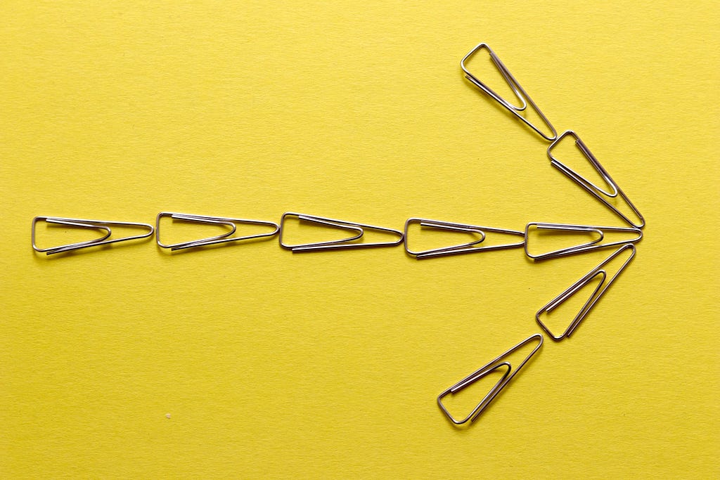 Arrow pointing forwards, made from paperclips
