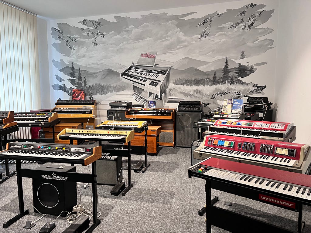 A look at all the synthesizers and organs in the Harmonika Museum Zwota