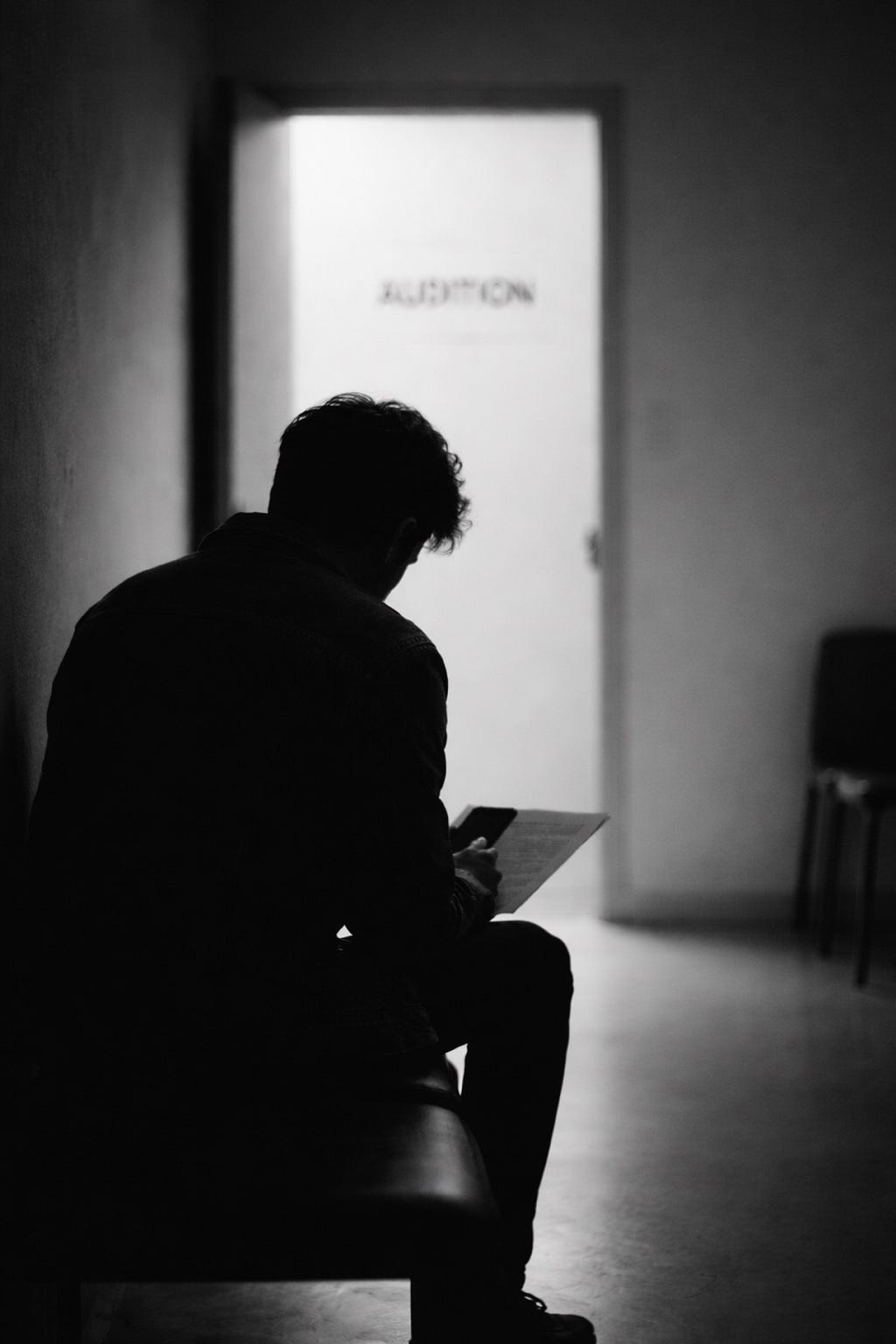The Actor Between Two Calls