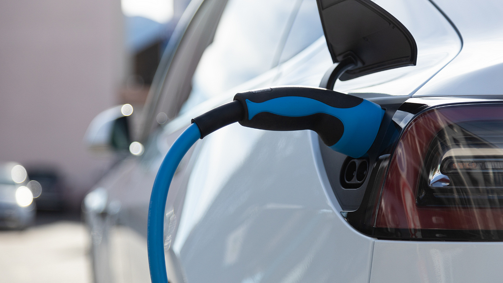 Electric Vehicles (EVs) What is EV?