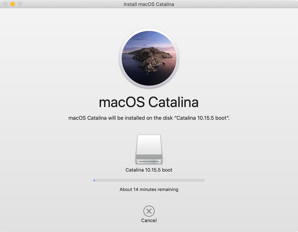 macOS installation in progress.