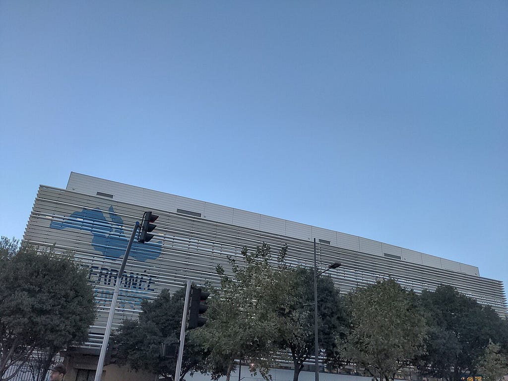 Façade de l’IHU Méditerranée Infection à Marseille.