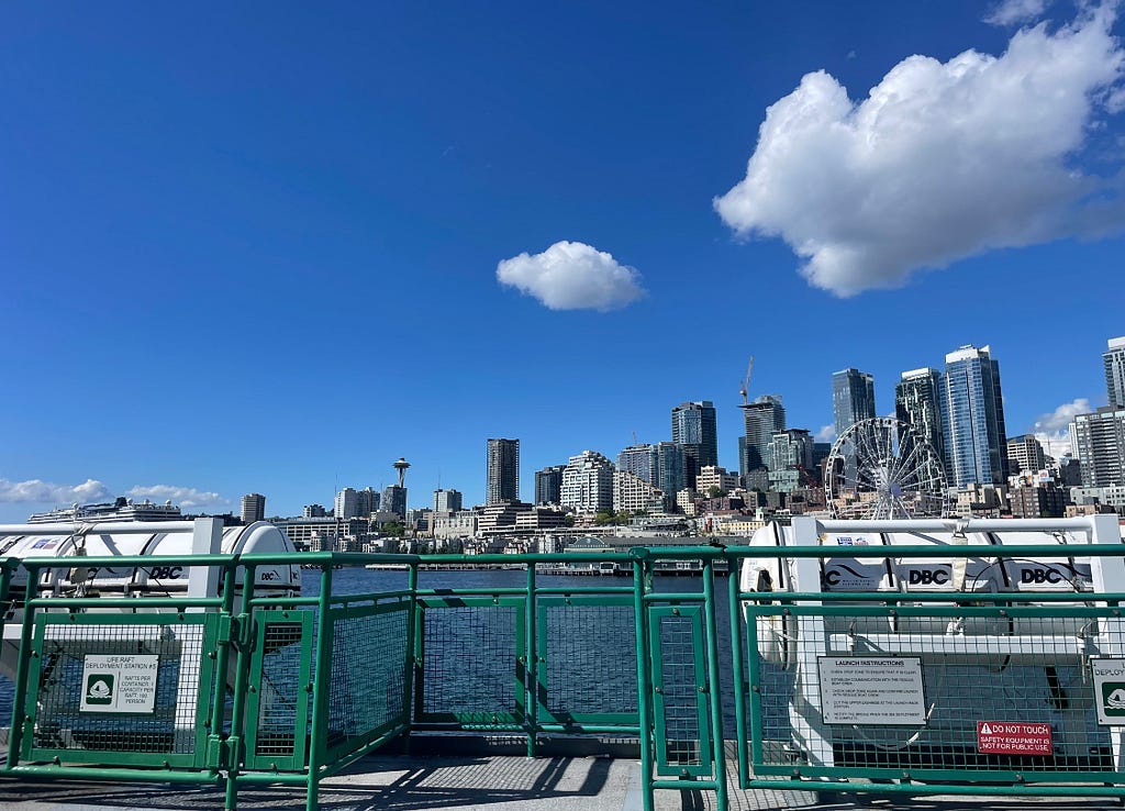 An image of the Seattle skyline from the Bainbridge Island ferry.