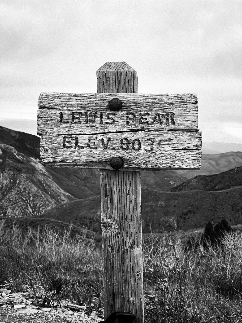 Sign at Lewis Peak (photo by author)