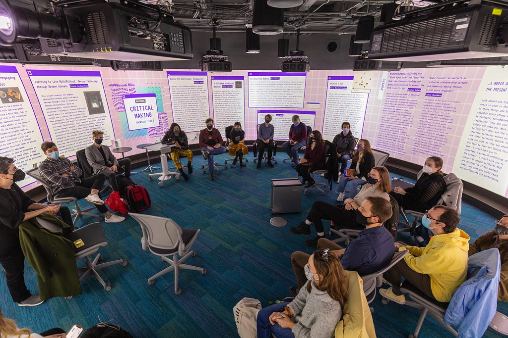 A class of students in an immersive technology space