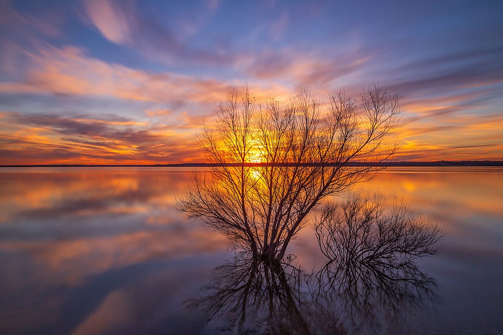 Benbrook Lake, Fort Worth, Texas, USA https://landscapephotographymagazine.com/wp-content/uploads/2022/04/Benbrook-Lake-Fort-Worth-Texas-USA.jpg