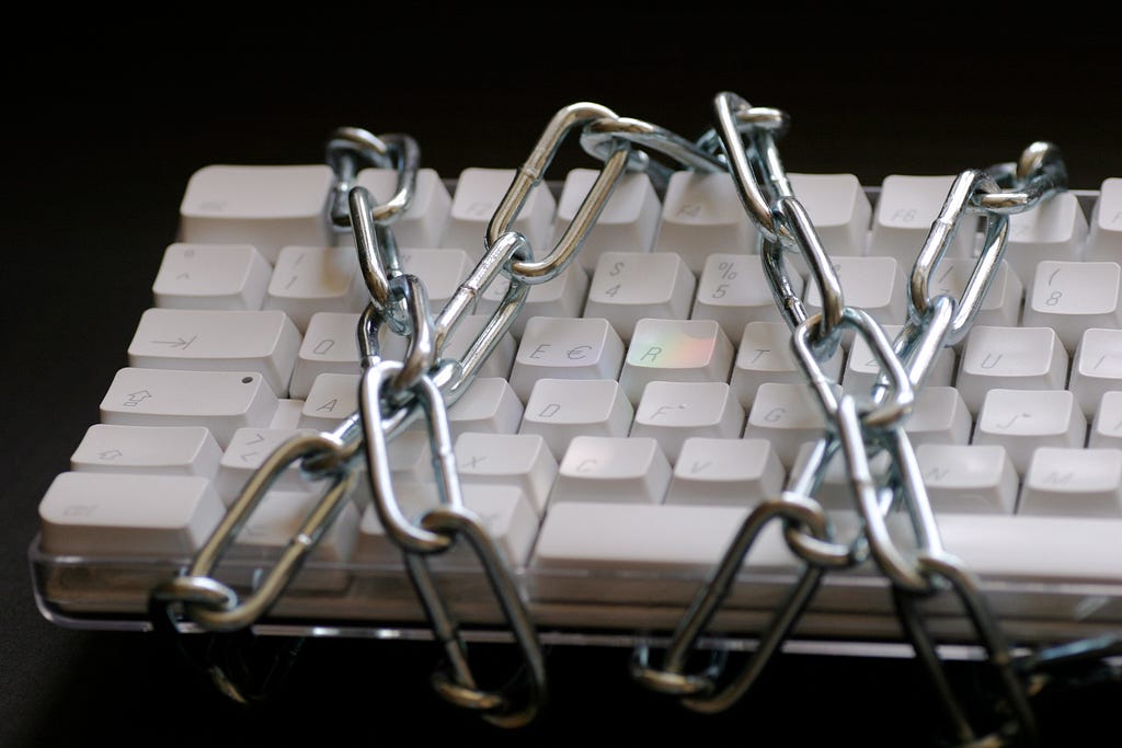 The keyboard chained as a symbol of unaccessible online services