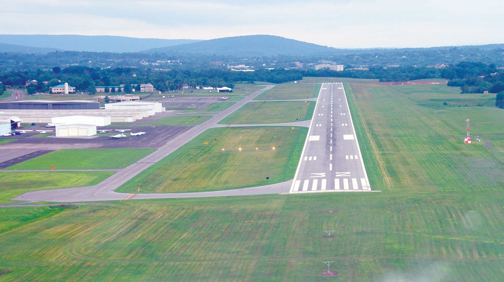 Photo of a runway on appradoch.