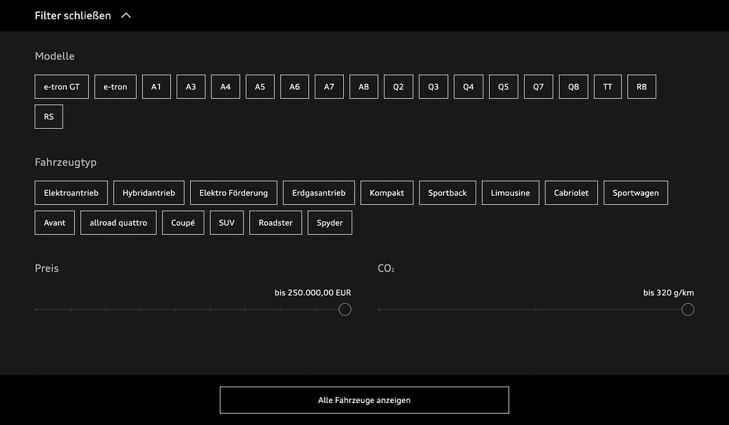 Screenshot der audi.de — man sieht diverse Filteroptionen, um die Modellauswahl einzuschränken — graue Kästchen auf schwarzem Grund