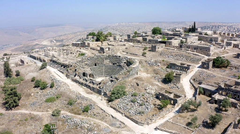 A bird’s eye view of Umm Qais, showing Roman buildings and ruins.