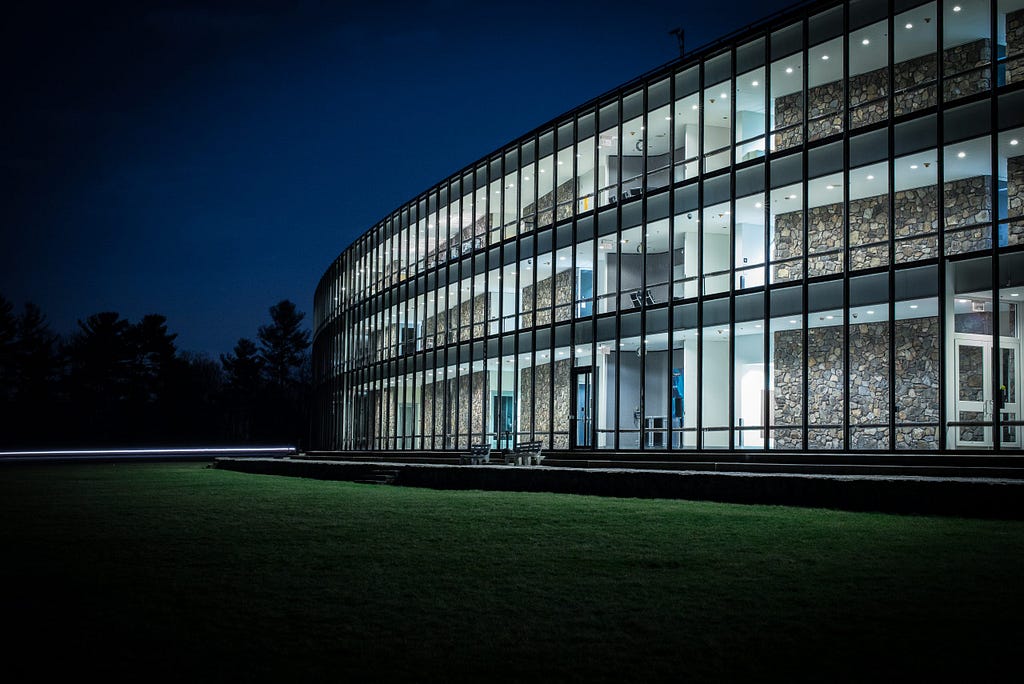 Eliot Noyes expertly guided Saarinen’s design vision of the Thomas J. Watson Research Center in Yorktown Heights, New York, which features a long curve of glass exterior with stone accents that gives IBM researchers inspiring views of the countryside.