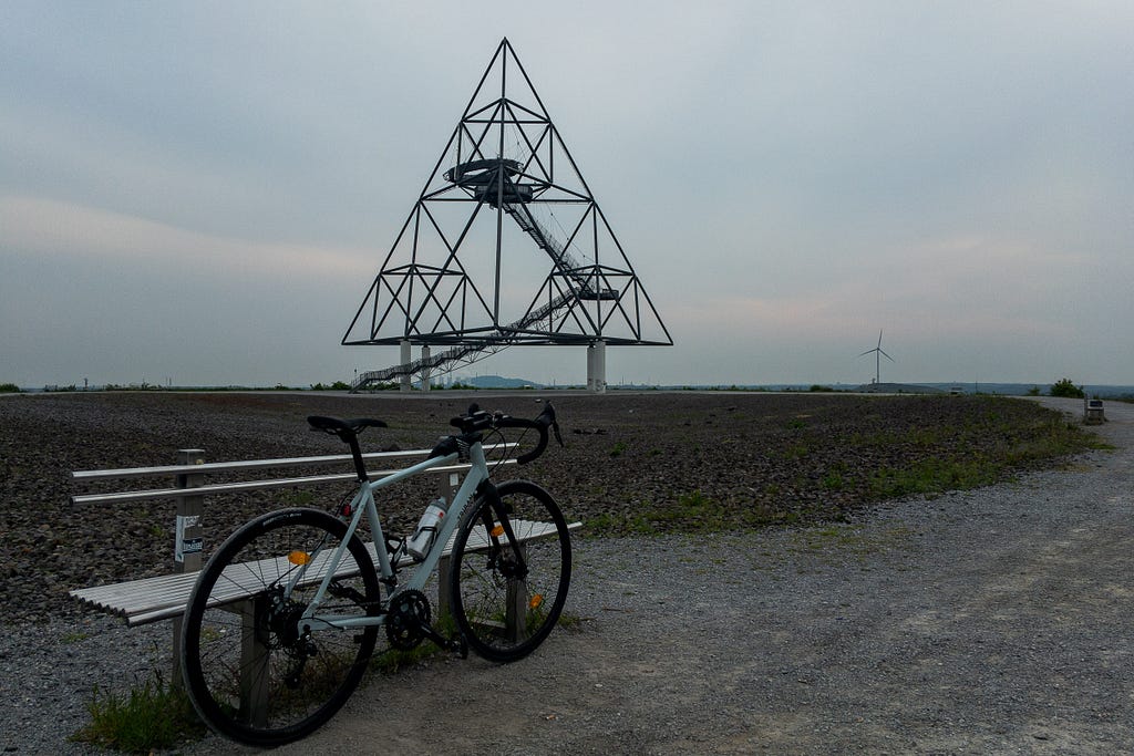 The sight of the Tetraeder installation on the summit of the waste-tip Halde Beckstraße is a decent reward for a steady 1 km climb. Bottrop, Germany, May 21, 2023.