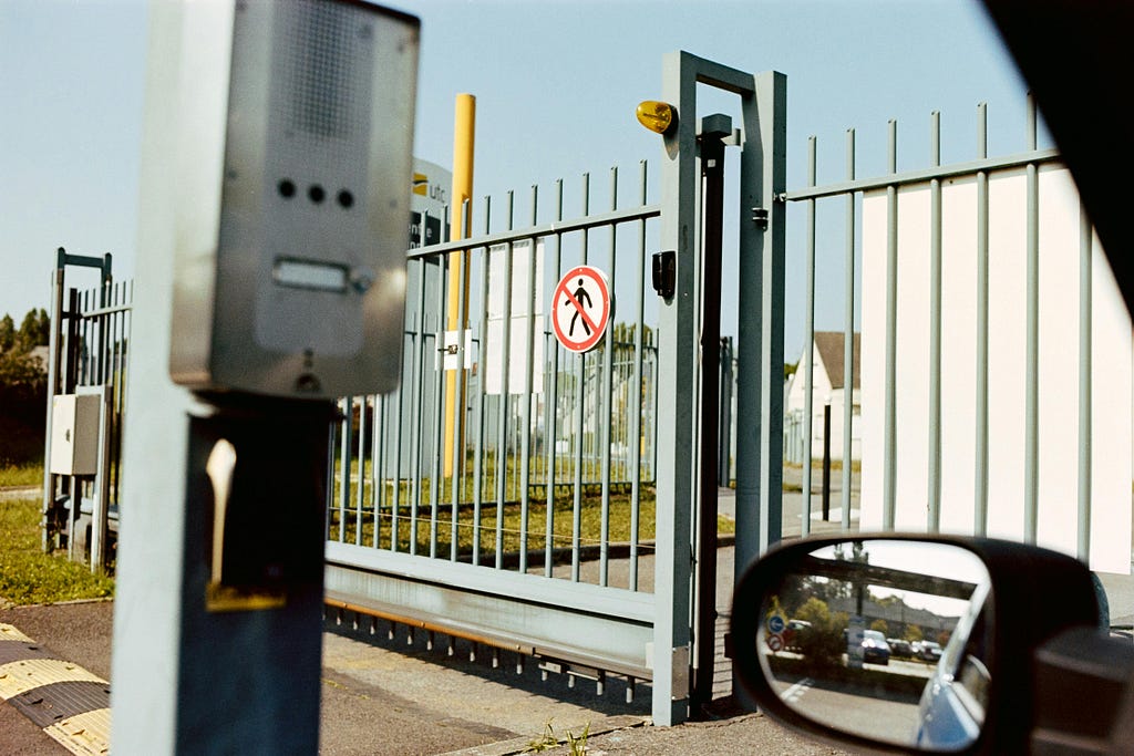 An example gated community in real life, Photo by Bingqian Li on Pexels