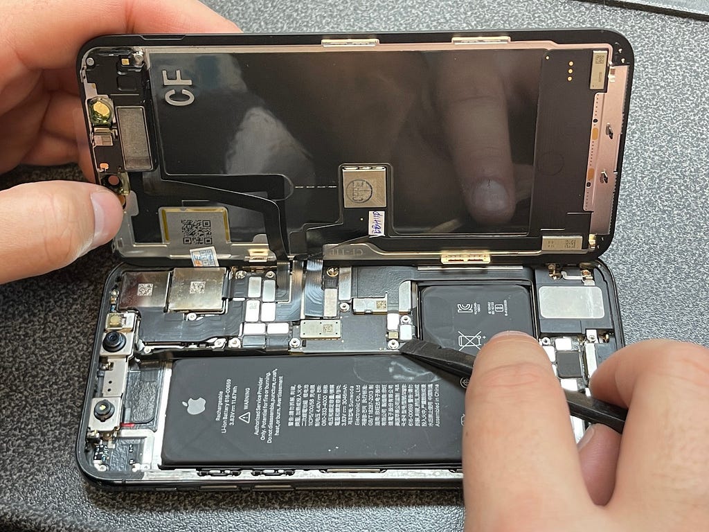 iphone repair service dubai