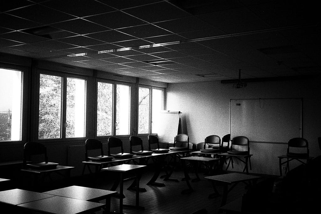 image of an empty classroom