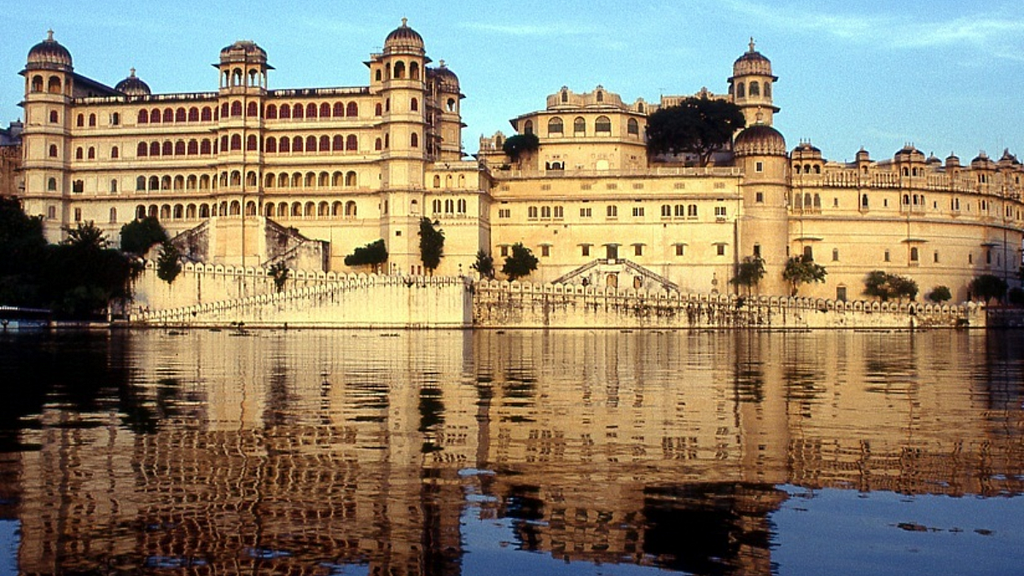 Udaipur to Kumbhalgarh Tour udaipur city palace lake pichola