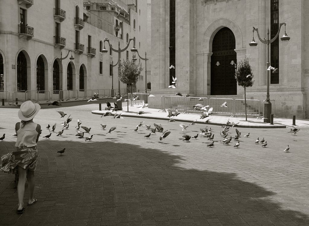 Photo en noir et blanc du centre-ville de Beyrouth. Crédit image Alix Faddoul