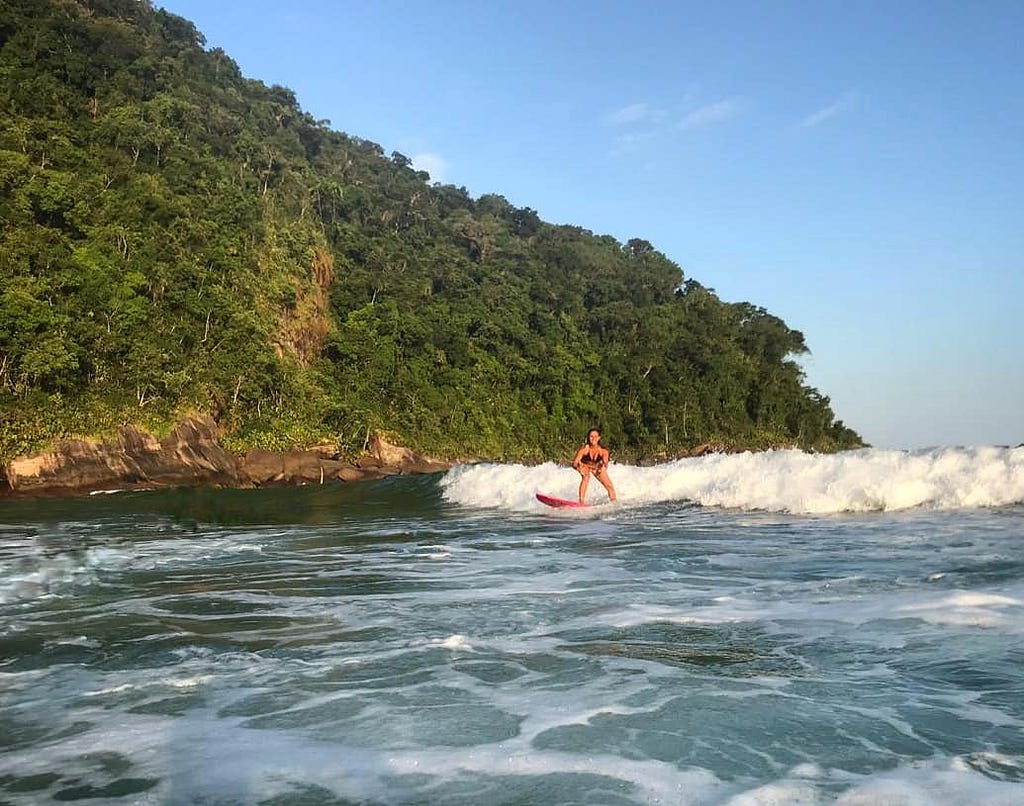 mulheres surfistas