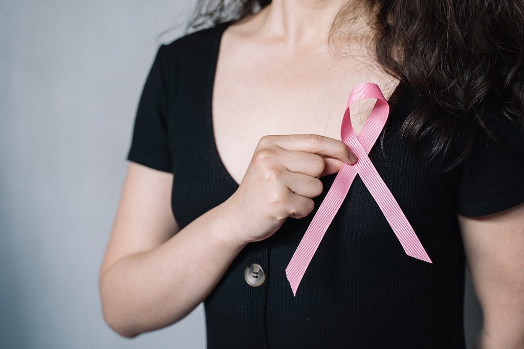 ¿Cómo contribuir a la lucha contra el cáncer de mama?