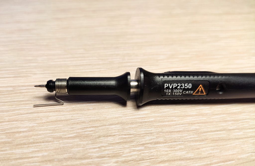 Passive oscilloscope probe with BW of 350 MHz and short ground connection