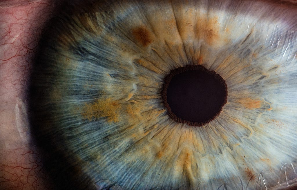 An image of an eye representing visual cues