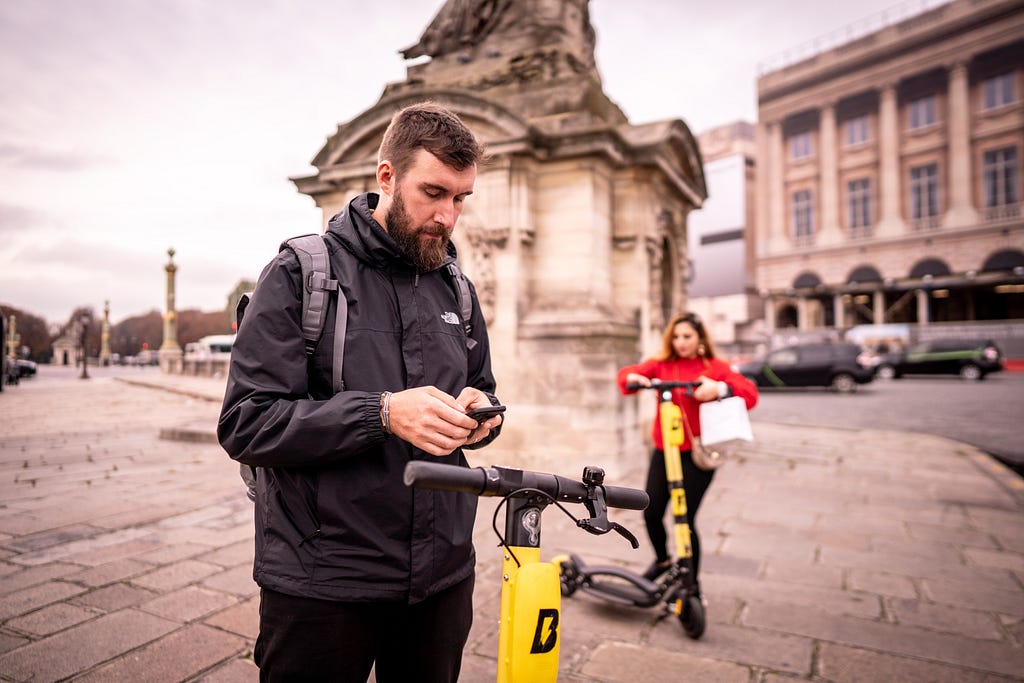 Markus Herrmann in Paris, exploring different mobility apps
