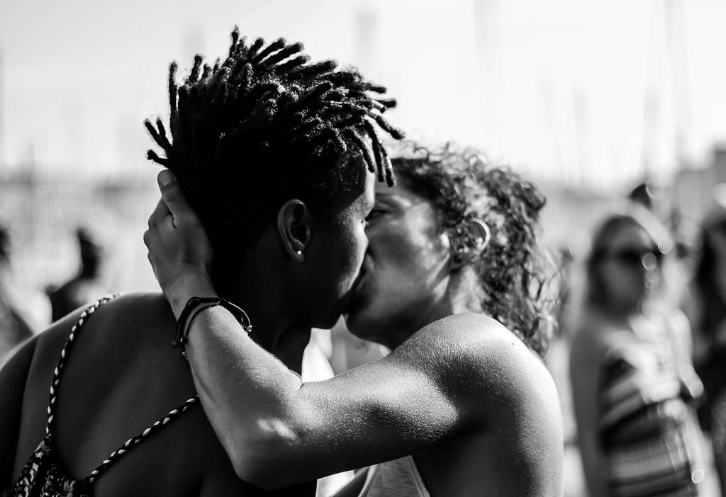 Two women kiss at Queer pride — Marseille 2017