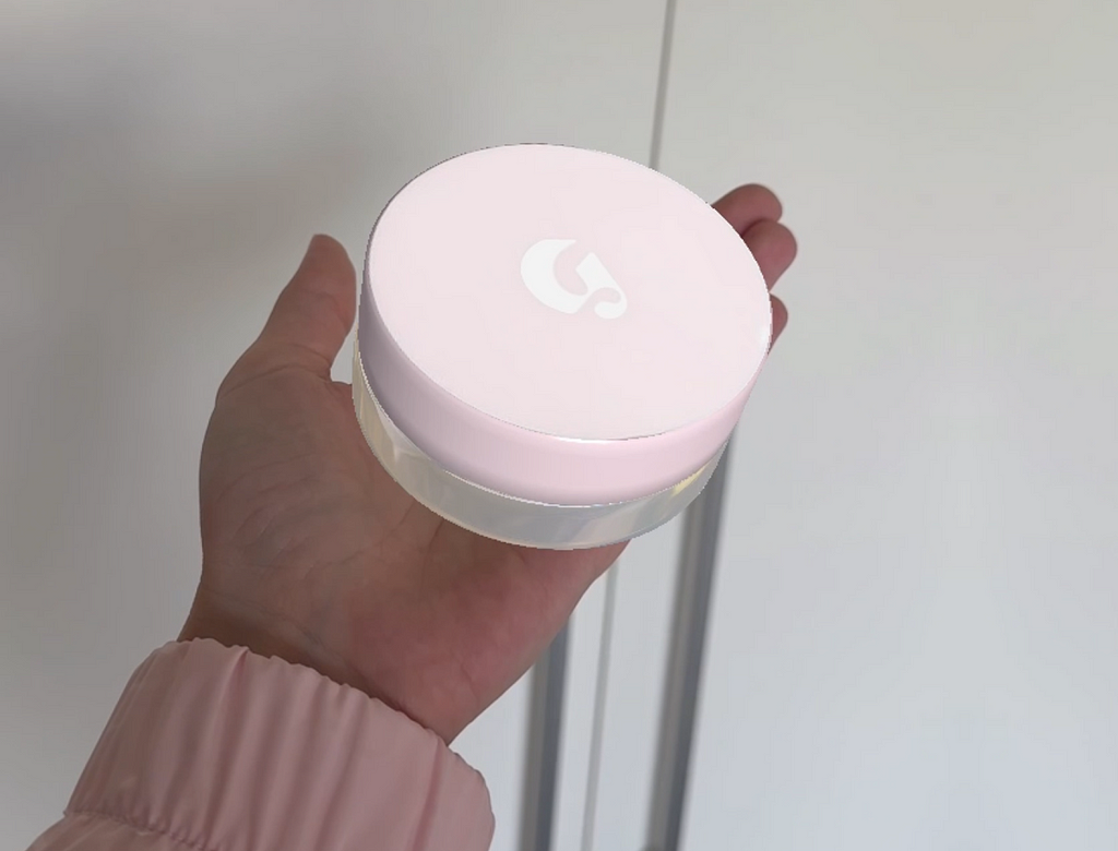 The ‘Glossier’ Augmented Reality effect, designed for the Instagram platform, offers an immersive AR experience showcasing lifelike 3D Glossier products. Users are provided with an interactive and engaging virtual encounter, allowing them to explore Glossier’s renowned beauty offerings