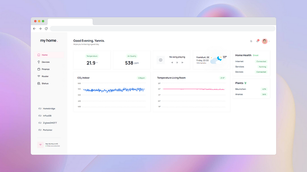 The home page shows key stats like air quality, temperature, and weather but also information about my plants. If there is something wrong, I can see it directly here without having to navigate to four different pages.