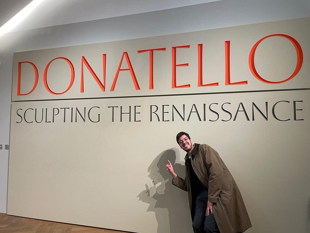 Antonello Mirone outside the exhibition entrance of “Donatello”. Victoria and Albert Museum, London, 2023.