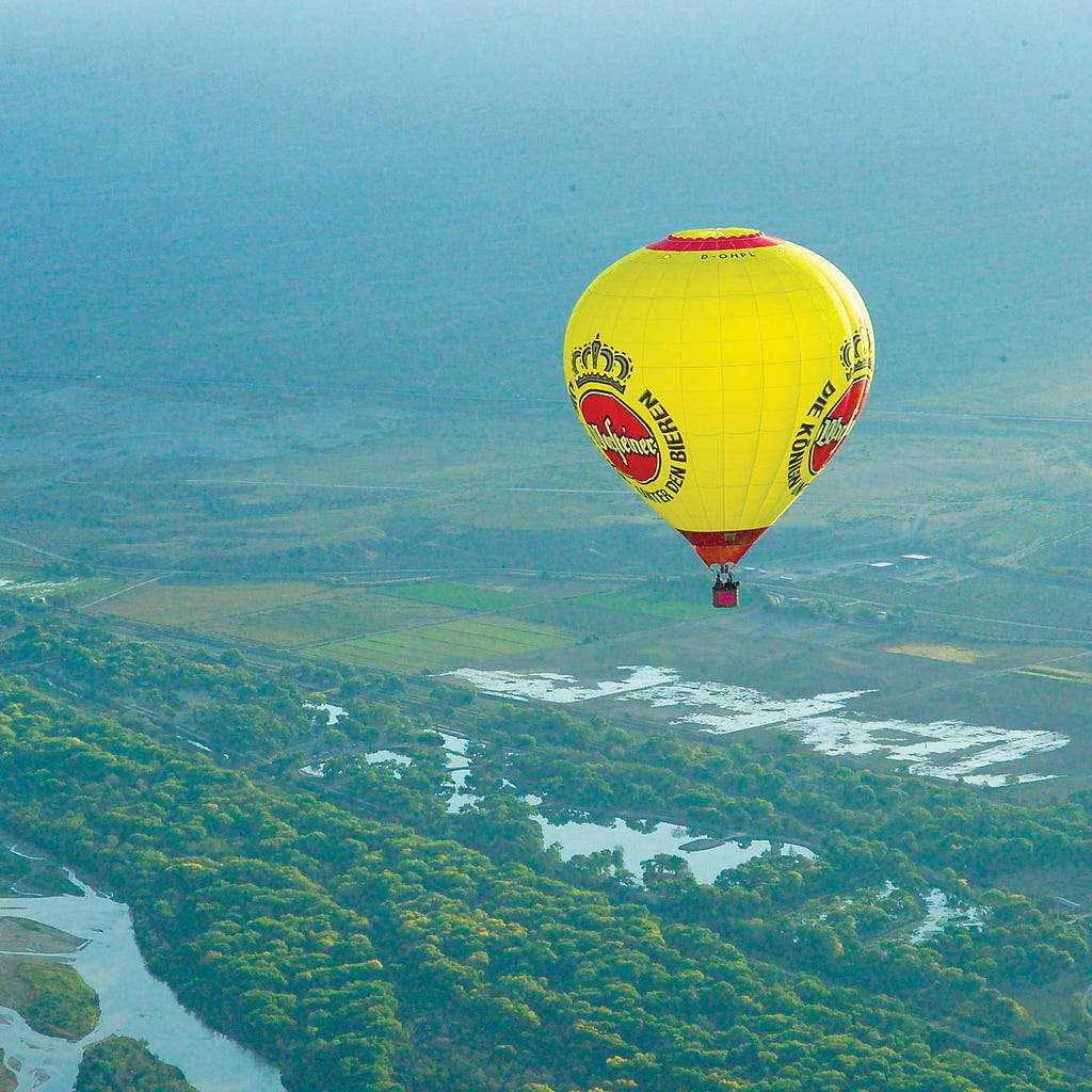 Photo of a hot air balloon.