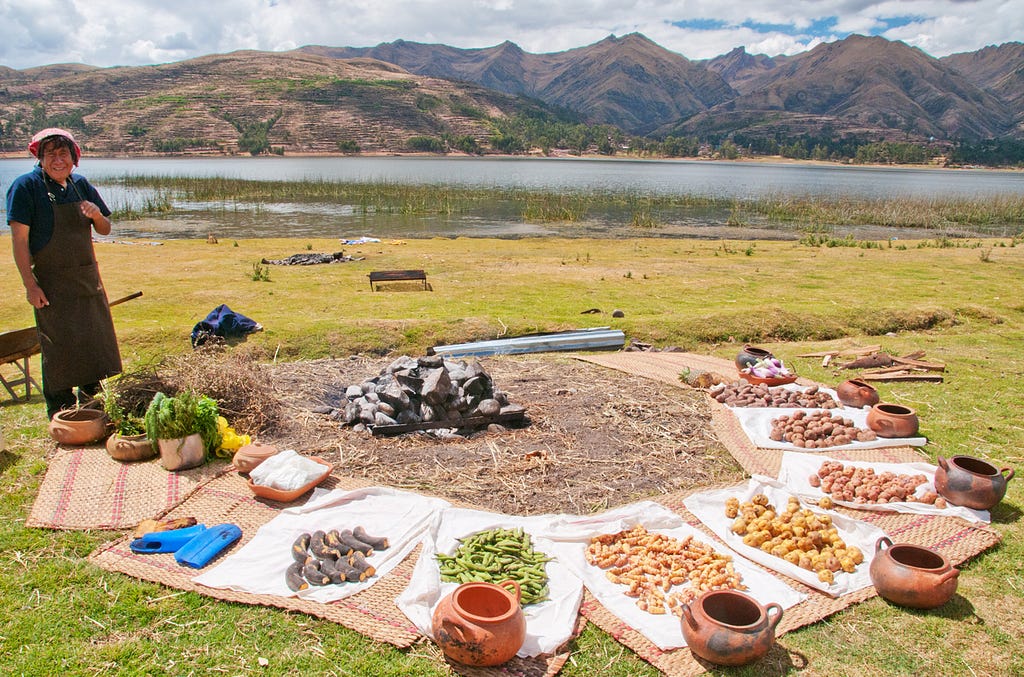 Preparations for a traditional pachamanca or Andean-style “luau” (© April Orcutt — all rights reserved)