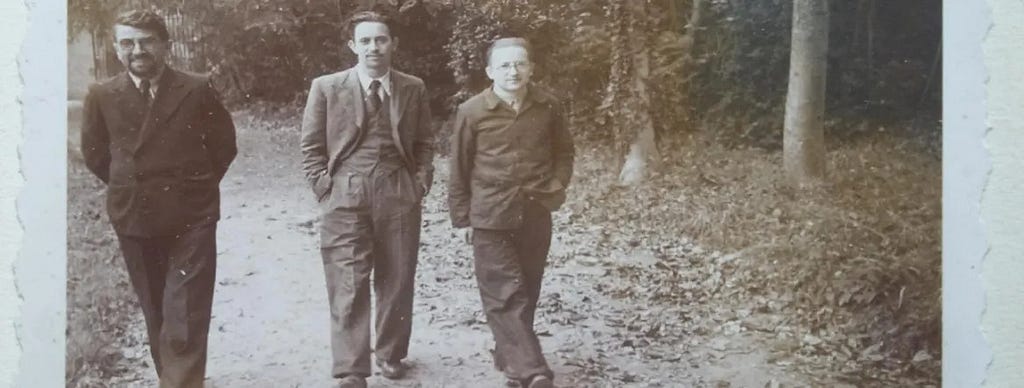 Fotografia de criptologistas poloneses Marian Rejewski, Jerzy Różycki e Henryk Zygalski