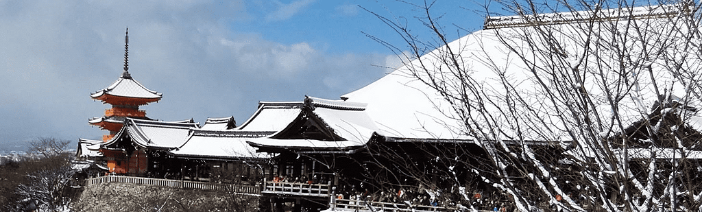 Snows of Kiyomizudera, rare to capture nowadays in Kyoto