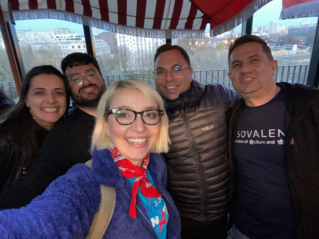 From left to right: Fernanda (AWS), me, Sevi (Container Solutions), Steve (Freelance), Nikolay (Isovalent)