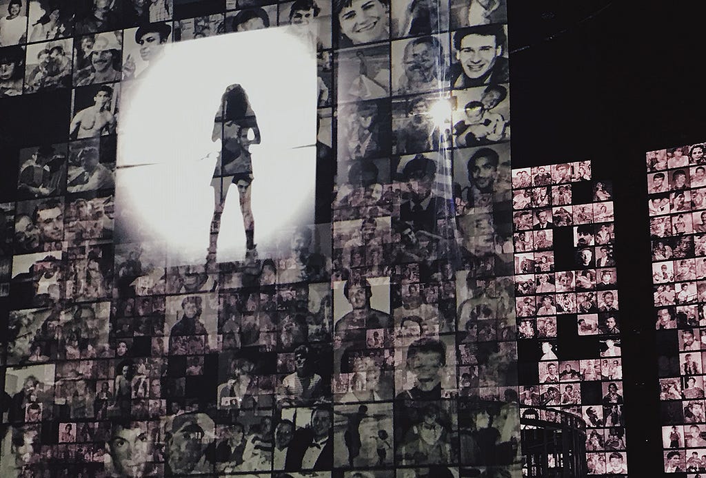 During one of the most emotional moments, Madonna collaborated with the AIDS Memorial to include in the show some of the ones we’ve lost to the infection.