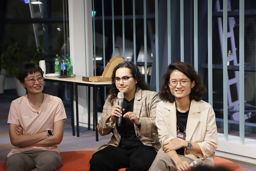 The event featured an insightful panel discussion between the two speakers, moderated by Jade Cheng from Mosaic Venture Lab and Eva Chu, Google WTM Taipei Ambassador.