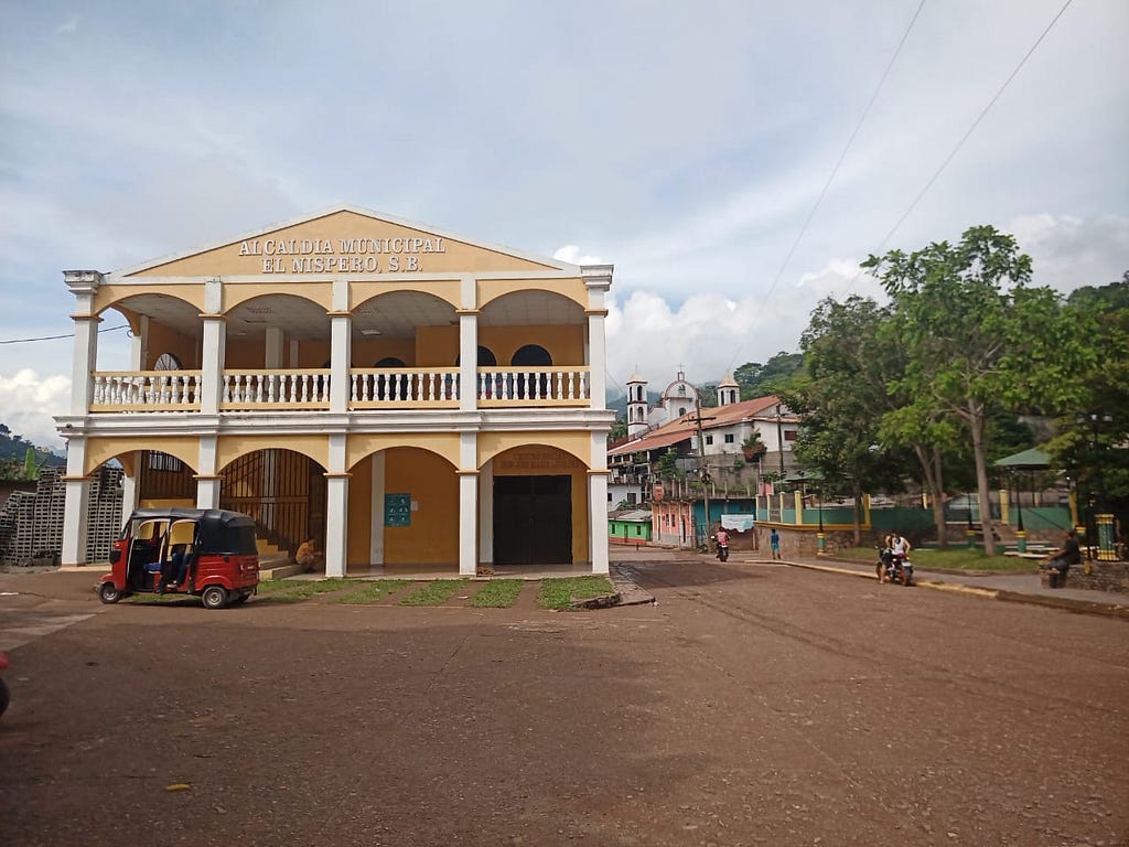 Municipal building in El Níspero, Honduras