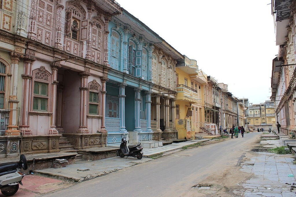 Otlas lining the street . Image © Vijay B. Barot